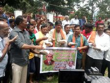 ಮುಖ್ಯಮಂತ್ರಿಯಿಂದ ರಾಜ್ಯದ ಜನರಿಗೆ 'ಮಣ್ಣು ತಿನ್ನೋ ಭಾಗ್ಯ'