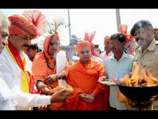 ಬೆಳಗಾವಿ: ಕಿತ್ತೂರು ಉತ್ಸವಕ್ಕೆ ಸಂಭ್ರಮದ ಚಾಲನೆ 