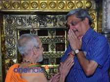 ಶ್ರೀಕೃಷ್ಣ ಮಠಕ್ಕೆ ಭೇಟಿ ನೀಡಿ ಶ್ರೀಗಳ ಆಶೀರ್ವಾದ ಪಡೆದ ಪರಿಕ್ಕರ್ 