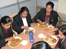 ಕೇಸಲ್ಲಿ ಸೆಣಸಾಡುವ ವಕೀಲರಿಗೆ ರಾಗಿ ಮುದ್ದೆ ಸ್ಪರ್ಧೆ