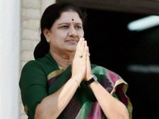 ಪಳನಿಸ್ವಾಮಿ ಬಹುಮತ ಸಾಬೀತಿಗೆ ಇಲ್ಲ ಚಿನ್ನಮ್ಮನ ಆಶಿರ್ವಾದ!