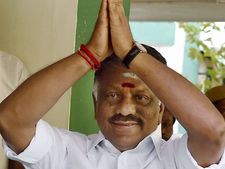 ಪನ್ನೀರ್ ಗೆ ಬಹುತೇಕ ಶಾಸಕರ ಬೆಂಬಲ, ಶಶಿಗೆ ಮುಖಭಂಗ!