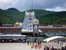 ನೋಟು ನಿಷೇಧ, ಜಗತ್ತಿನ ಶ್ರೀಮಂತ ದೇಗುಲದ ಆದಾಯ ನಿತ್ಯ 2 ಕೋಟಿ ಖೋತಾ
