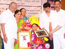 ಥಾಣೆ ಮೇಯರ್ ವಿೂನಾಕ್ಷಿ ಪೂಜಾರಿಗೆ ಬಿಲ್ಲವ ಸಂಘದಿಂದ ಸನ್ಮಾನ