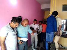 ಹಾಸನದ ಲಾಡ್ಜ್ ನಲ್ಲಿ ನೇಣಿಗೆ ಕೊರಳು ಕೊಟ್ಟ ಅಣ್ಣ-ತಮ್ಮ 