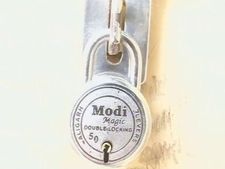 ಚುನಾವಣೆ ಸೋತ ಸಚಿವನ ಮನೆಗೆ ಮೋದಿ ಮ್ಯಾಜಿಕ್ ಬೀಗ ಮುದ್ರೆ! 