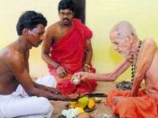 ದಲಿತನಿಗೆ ವೈಷ್ಣವ ದೀಕ್ಷೆ ನೀಡಿದ ಪೇಜಾವರಶ್ರೀ