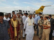 ಹು-ಧಾ ಮೆಯರ್ ಗೆ ಸಿಎಂ ಅವಮಾನ: ಪ್ರತಿಭಟನೆ ಎಚ್ಚರಿಕೆ 
