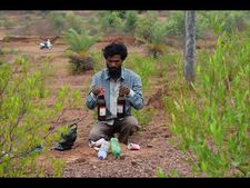 ವಾರಾಂತ್ಯ ಲೇಖನ: ನುಗ್ಗಿಕೇರಿ ಹನುಮಪ್ಪನ ಭಕ್ತ ಸೈಯದ್ ಶೇಖ್ 