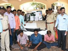 ನಕಲಿ ಕಸ್ಟಮ್ಸ್ ಮತ್ತು ಕೇಂದ್ರ ಅಬಕಾರಿ ಅಧಿಕಾರಿ ಬಂಧನ