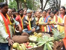 ಪುಟ್‌ಪಾತ್ ಮೇಲಿನ ಗೂಡಂಗಡಿ ತೆರವಿಗೆ ವಿನೂತನ ಪ್ರತಿಭಟನೆ