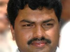 ಬಿಎಸ್ ವೈ ಪುತ್ರ ರಾಘವೇಂದ್ರರ ಕಾರು ಡಿಕ್ಕಿ, ದ್ವಿಚಕ್ರ ವಾಹನ ಸವಾರ ಸಾವು