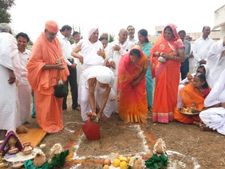  ಶ್ರವಣಬೆಳಗೊಳದ ಚಂದ್ರಗಿರಿ ಬೆಟ್ಟದಲ್ಲಿ ಕೀರ್ತಿಸ್ತಂಭ ಸ್ಥಾಪನೆ