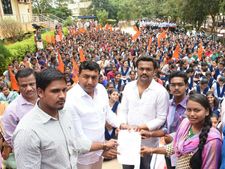 ಹುಬ್ಬಳ್ಳಿ: ಉಚಿತ ಬಸ್‌ಪಾಸ್, ಎಲ್ಲಾ ವಿದ್ಯಾರ್ಥಿಗಳಿಗೆ ವಿಸ್ತರಿಸಲು ಆಗ್ರಹ