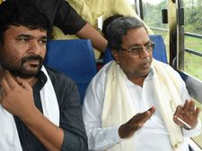 ಹುಬ್ಬಳ್ಳಿ: ಬಸ್‌ದಿನಕ್ಕೆ ಚಾಲನೆ ನೀಡಿ ಬಸ್ಸಲ್ಲಿ ಪ್ರಯಾಣಿಸಿದ ಸಿದ್ದರಾಮಯ್ಯ