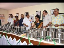 ಇಲ್ಲಿ ಊಟದ ತಟ್ಟೆ, ಲೋಟ, ಬೌಲ್ ಉಚಿತ!
