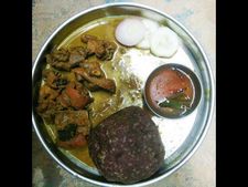 ನಮ್ಮ ಸೀಮೆ ಹಳ್ಳಿ ಬಾಡು, ಊಟದ ಬಗ್ಗೆ ಒಂದು ನೀಟಾದ ವಿವರಣೆ
