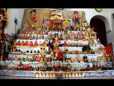 ಹಾಸನ: ನಿವೃತ್ತ ಶಿಕ್ಷಕನ ಮನೆಯಲ್ಲಿ ಅಂದ-ಚೆಂದದ ಬೊಂಬೆಗಳ ಕಲರವ 
