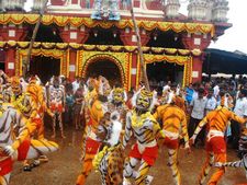 ಉಡುಪಿಯಲ್ಲಿ ಕೃಷ್ಣಾಷ್ಟಮಿ, ವಿಟ್ಲಪಿಂಡಿಗೆ ಹುಲಿ ವೇಷದ ತಯಾರಿ
