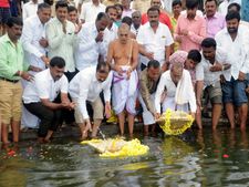ಮಂಡ್ಯ: ಭಾರೀ ಮಳೆಗೆ ತುಂಬಿ ಹರಿಯುತ್ತಿರುವ ಕೆರೆಕಟ್ಟೆಗಳು
