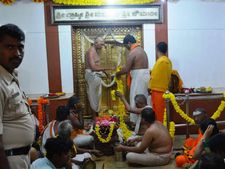 ಬಾಗಿಲು ತೆರೆದ ಐತಿಹಾಸಿಕ ಹಾಸನಾಂಬೆ ದೇವಾಲಯ