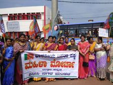 ಶಿರಸಿಯಲ್ಲಿ ಮಾಜಿ ಸಂಸದೆ ರಮ್ಯಾ ವಿರುದ್ಧ ಪ್ರತಿಭಟನೆ