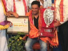 ಹಿಂಸೆ ಮಾಡದೆ ಗೋವುಗಳನ್ನು ಕೊಲ್ಲಿ ಅಂದಿದ್ರು ಕಾರಂತರು : ಪ್ರಕಾಶ್ ರೈ