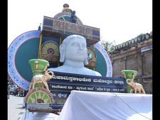 ಶ್ರವಣಬೆಳಗೊಳದಲ್ಲಿ ಅದ್ದೂರಿಯ ಜೈನ ಯುವ ಸಮ್ಮೇಳನ