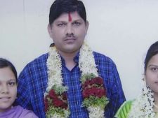 ಧಾರವಾಡ: ಪೊಲೀಸ್ ಠಾಣೆ ಎದುರಲ್ಲೇ ಪತಿ-ಪತ್ನಿ ಮಧ್ಯೆ ಮಾರಾಮಾರಿ!
