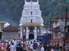 ಸರಣಿ ರಜೆ ಹಿನ್ನಲೆ, ಕರಾವಳಿಯ ಪುಣ್ಯ ಕ್ಷೇತ್ರಗಳಲ್ಲಿ ಭಕ್ತ ಸಾಗರ