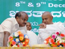 'ವಿಕಾಸ ಯಾತ್ರೆ' ಯಶಸ್ಸಿಗಾಗಿ ದೇವೇಗೌಡರಿಂದ ಹೋಮ