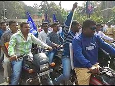 ದಲಿತ ಸಂಘಟನೆಗಳ ಪ್ರತಿಭಟನೆ: ಅಂಗಡಿ, ಬಸ್‌ಗಳ ಮೇಲೆ ಕಲ್ಲು ತೂರಾಟ