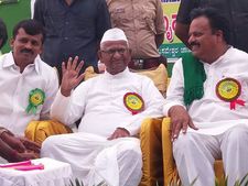 ಕಲಬುರಗಿಯಲ್ಲಿ ಸರ್ಕಾರವನ್ನು ತರಾಟೆಗೆ ತೆಗೆದುಕೊಂಡ ಅಣ್ಣಾ ಹಜಾರೆ