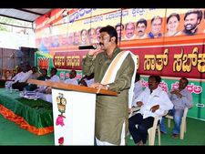 ಬಿಜೆಪಿಗೆ ಆನಂದ್ ಸಿಂಗ್ ಬೆಂಬಲಿಗರ ಸಾಮೂಹಿಕ ರಾಜೀನಾಮೆ