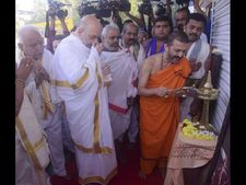 ಕನಕ ಕಿಂಡಿಯ ಮೂಲಕ ಕೃಷ್ಣನ ದರ್ಶನ ಪಡೆದ ಅಮಿತ್ ಶಾ