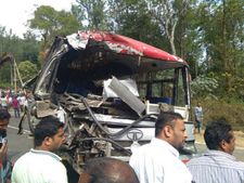  KSRTC ಬಸ್ಸುಗಳ ಡಿಕ್ಕಿ: ಚಾಲಕರಿಬ್ಬರು ಸ್ಥಳದಲ್ಲೇ ಸಾವು