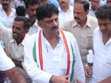 ದೌರ್ಜನ್ಯ: ಡಿಕೆಶಿ ಬೆಂಬಲಿಗರ ವಿರುದ್ಧ ತನಿಖೆಗೆ ಕೋರ್ಟ್ ಆದೇಶ