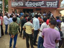 ಫೇಸ್‌ಬುಕ್, ವಾಟ್ಸ್‌ಆಪ್ ಚಕಮಕಿಯಿಂದ ಕೈ-ಕೈ ಮಿಲಾಯಿಸುವವರೆಗೆ
