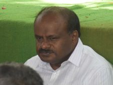 ಚನ್ನಪಟ್ಟಣ, ರಾಮನಗರದಲ್ಲಿ ಸ್ಪರ್ಧೆ : ಕುಮಾರಸ್ವಾಮಿ ಘೋಷಣೆ