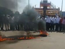 ಕಿತ್ತೂರಿನಲ್ಲಿ ಅಭ್ಯರ್ಥಿ ಯಾರು?: ಮುಖಂಡರ ಬೆಂಬಲಿಗರ ಪ್ರತಿಭಟನೆ