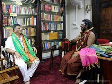 ಕುತೂಹಲ ಕೆರಳಿಸಿದ ಡಿಕೆ ಶಿವಕುಮಾರ್ -ನಿತ್ಯಾನಂದ ಸ್ವಾಮೀಜಿ ಭೇಟಿ