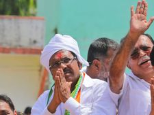 ತುಮಕೂರು : ಕೊರಟಗೆರೆಯಲ್ಲಿ ನಾಮಪತ್ರ ಸಲ್ಲಿಸಿದ ಡಾ.ಜಿ.ಪರಮೇಶ್ವರ