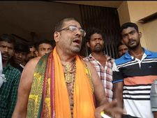 ಉಡುಪಿ ಶಿರೂರು ಸ್ವಾಮೀಜಿಯ ಅಧಿಕೃತ ರಾಜಕೀಯ 'ಪುರಪ್ರವೇಶ' 