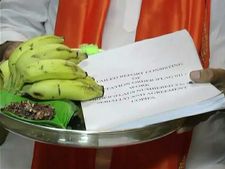 ಪ್ರಕಾಶ್ ರೈ ಗೆ ಎಲೆ, ಅಡಿಕೆ ಸಮೇತ ಪಂಥಾಹ್ವಾನ ನೀಡಿದ ಬಿಜೆಪಿ ಮುಖಂಡ 