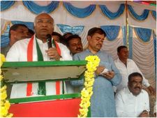 ಮೋದಿ ಮತ್ತು ಅಮಿತ್ ಶಾ ಸುಳ್ಳಿನ ಸರದಾರರು: ಖರ್ಗೆ ವಾಗ್ದಾಳಿ