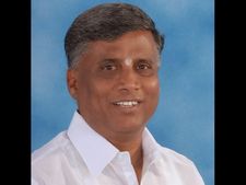  ಎಚ್‌ಡಿಕೆ ಕೂಡ ನೆಮ್ಮದಿಯಾಗಿರಲು ದೇವೇಗೌಡ ಬಿಡಲ್ಲ: ಸೋಮಣ್ಣ ವಾಗ್ದಾಳಿ