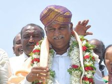 ಮುಂದುವರೆದ ಐಟಿ ಇಲಾಖೆ ದಾಳಿ : ಸಿಎಂ ಆಪ್ತ ಪುಟ್ಟರಾಜುಗೆ ಬಿಸಿ