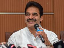 ವೇಣುಗೋಪಾಲ್ ಮೇಲೆ ಲೈಂಗಿಕ ಕಿರುಕುಳ ಆರೋಪ, ಕಾಂಗ್ರೆಸ್ಸಿಗೆ ಹಿನ್ನಡೆ
