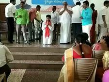 ಗೆಲ್ಲಿಸಿದ ಜನತೆಗೆ ಮಂಡಿಯೂರಿ ನಮಸ್ಕರಿಸಿದ ಸಿ.ಟಿ. ರವಿ