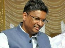 'ಸಿದ್ದರಾಮಯ್ಯ-ಕುಮಾರಸ್ವಾಮಿ ಮಧ್ಯೆ ಯಾವುದೇ ಜಟಾಪಟಿಯಿಲ್ಲ'    